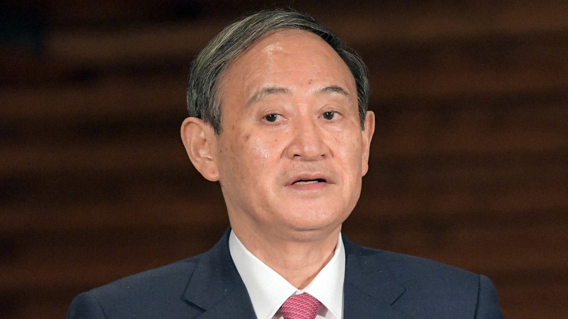 日本学術会議の梶田隆章会長と会談後、記者団の質問に答える菅義偉首相=首相官邸で2020年10月16日、竹内幹撮影