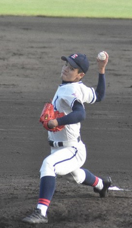 鎌倉学園・平本龍太郎投手(2年)=千葉県柏市の柏の葉公園野球場で、洪玟香撮影