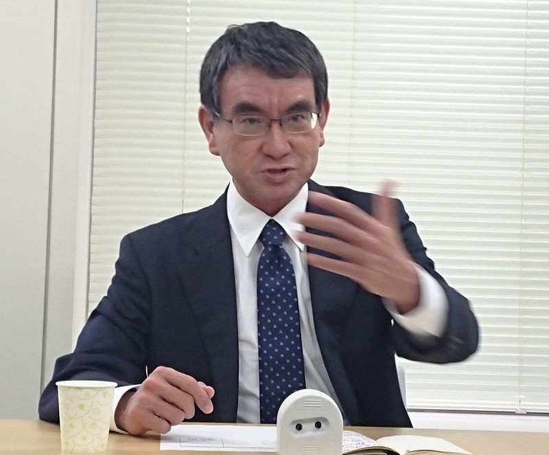 河野行政改革担当相