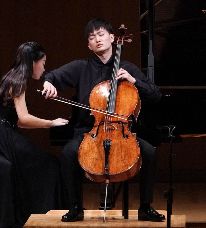 第89回日本音楽コンクール本選会のチェロ部門で1位になった水野優也さん=新宿区の東京オペラシティコンサートホールで、喜屋武真之介撮影