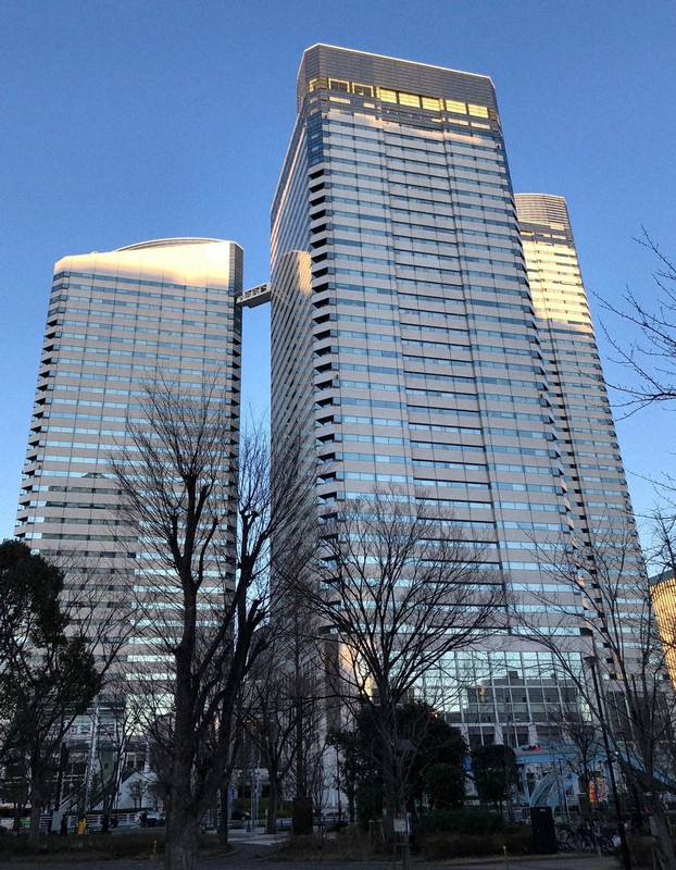 東京五輪・パラリンピック組織委員会が入居する晴海トリトンスクエア=東京都中央区晴海で2020年2月9日、吉岡宏二撮影