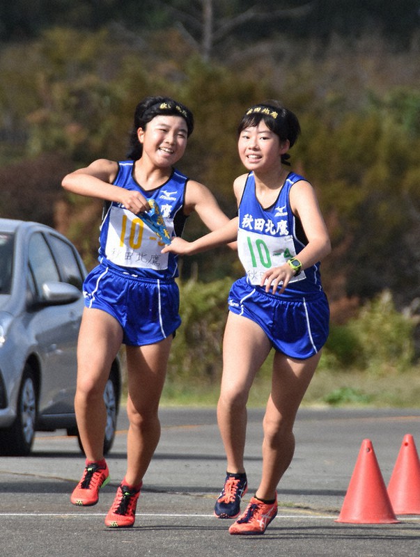 全国高校駅伝:県大会 静かに熱い応援、力に /秋田 毎日新聞 全国高校駅伝:県大会 静かに熱い応援、力に /秋田 毎日新聞