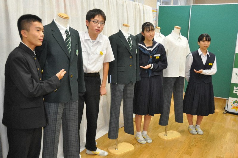 毎小ニュース：教育 姫路の中学校 男女ともスラックスを標準服に
