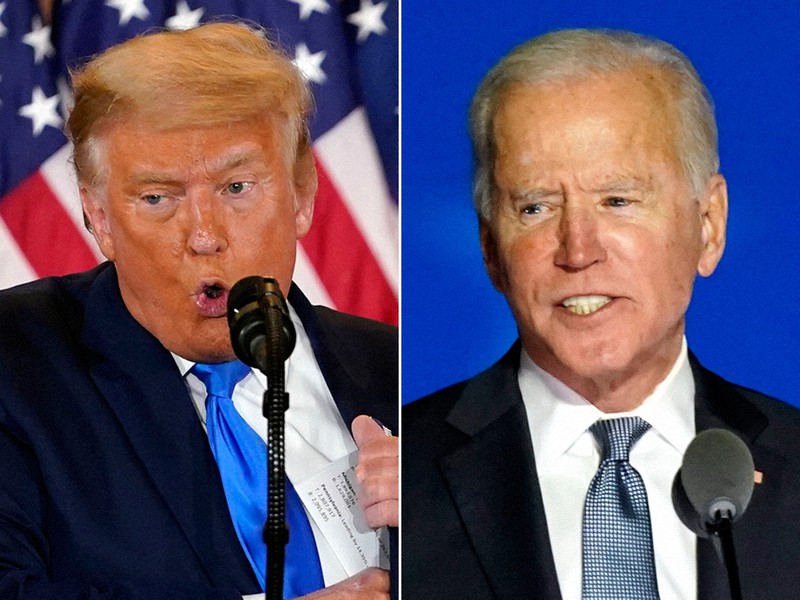ホワイトハウスで演説するトランプ大統領(左)とデラウェア州で演説するバイデン前副大統領=いずれも2020年11月4日、AP