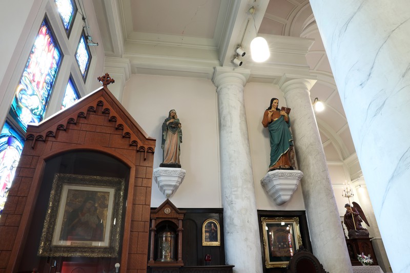 レトロの美：カトリック神田教会聖堂 東京都千代田区 広がりのある天井