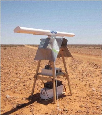 小惑星「リュウグウ」の試料が入っているとみられるカプセルを探索するため、カプセルに付いたパラシュートに電波を当ててその反射波をとらえるレーダー=宇宙航空研究開発機構(JAXA)提供