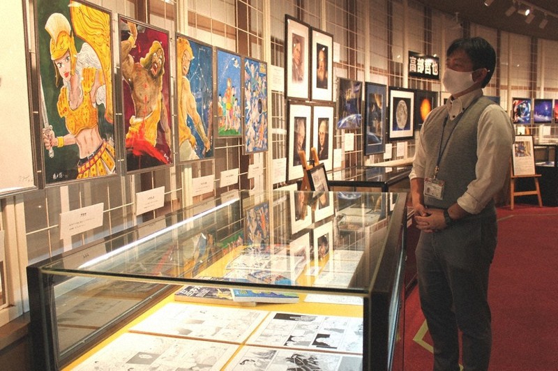 宇宙への 愛 イラストに 人気作家５人展 明石 天文科学館 兵庫 毎日新聞