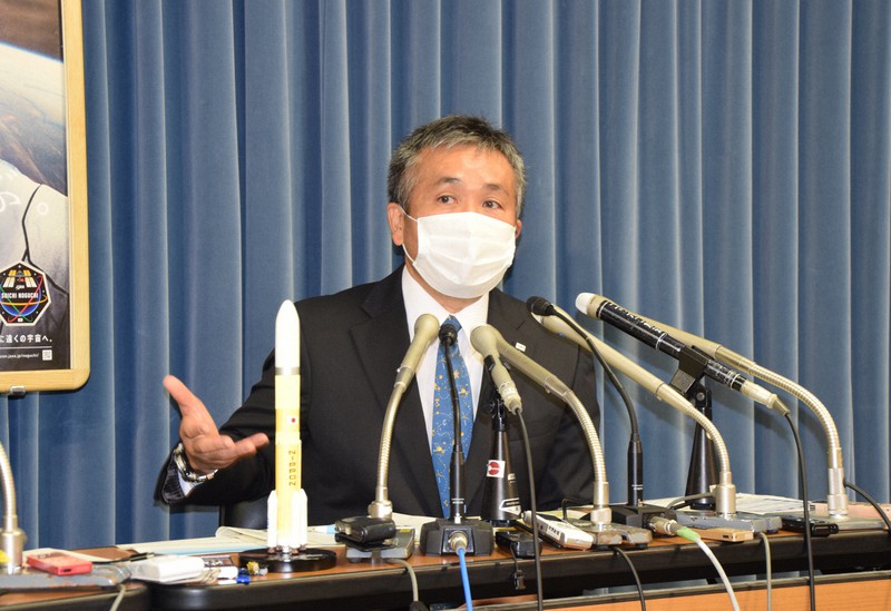 宇宙飛行士の新規募集について記者会見で説明する若田光一宇宙飛行士=東京都千代田区の文部科学省で2020年10月23日、池田知広撮影