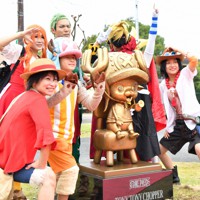 ワンピース チョッパー像 除幕式 熊本市動植物園で 復興のシンボルできた 写真特集11 10 毎日新聞