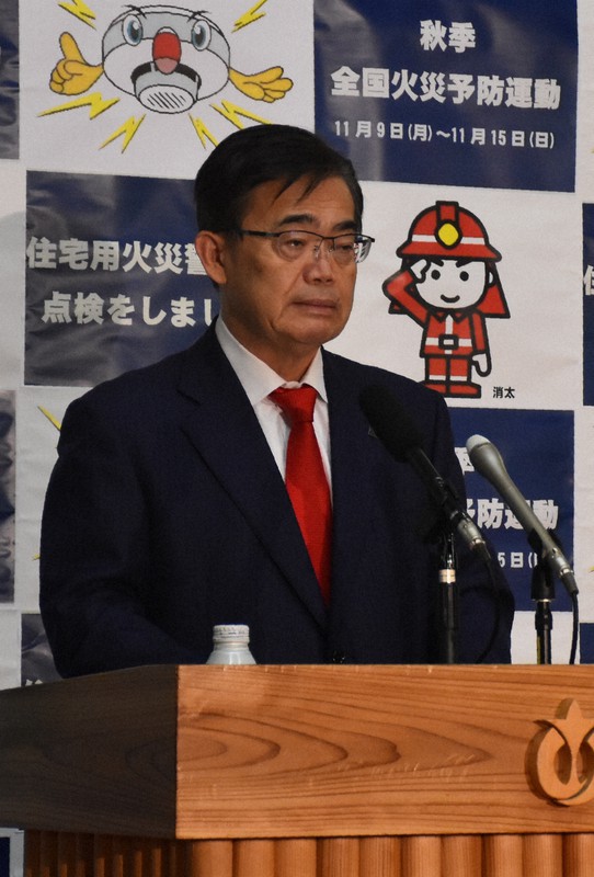 感染拡大の厳しい状況を伝える愛知県の大村秀章知事=県庁で、2020年11月7日午後3時44分、太田敦子撮影