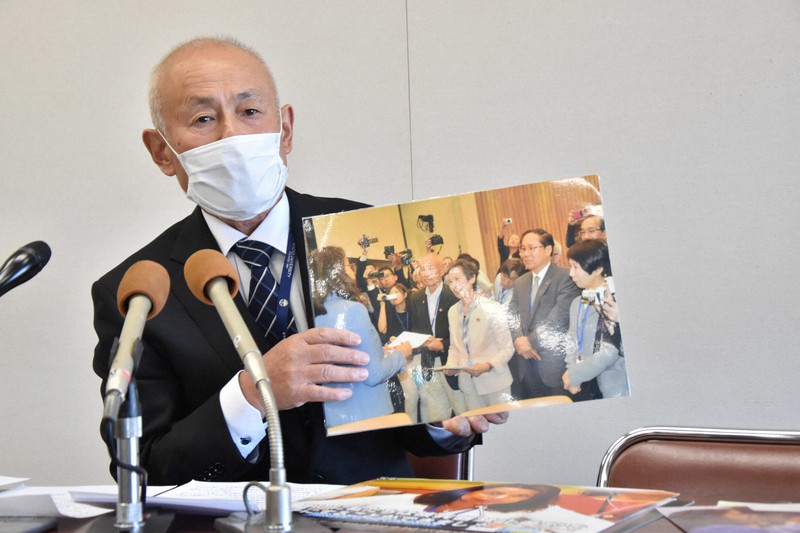 広島県原爆被害者団体協議会の箕牧智之理事長代行(核兵器禁止条約の発効が確定した際、運動を振り返る記者会見)=広島市中区の広島市役所で2020年10月25日、小山美砂撮影