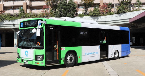 大阪シティバス41年ぶりデザイン刷新 フェラーリなど手掛けた奥山清行