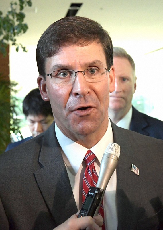 トランプ氏 エスパー国防長官を解任 ツイッターで発表 代行にミラー氏 毎日新聞