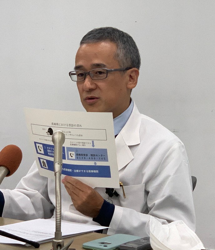 感染防止対策の徹底を呼びかける泉川教授=長崎市坂本の長崎大で2020年11月11日午後2時8分、田中韻撮影