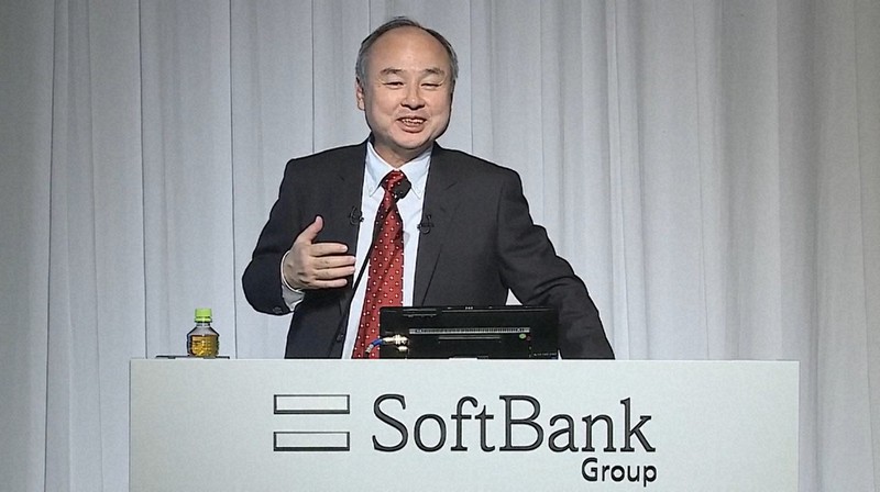 決算発表会見で笑顔を見せるソフトバンクグループの孫正義会長兼社長=2020年11月9日、同社ホームページから