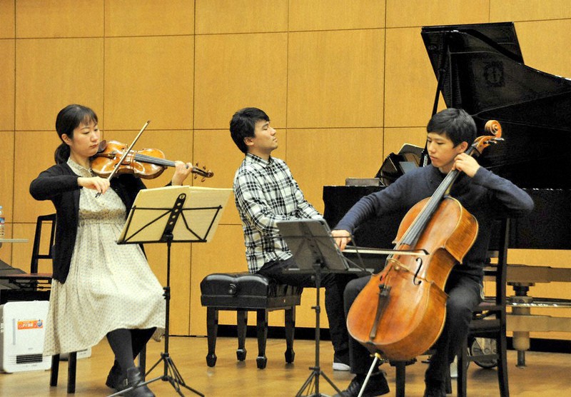 葵トリオ ホーム で演奏会 ミュンヘン国際１位 ピアノ三重奏団 ２２日 びわ湖ホール 滋賀 毎日新聞