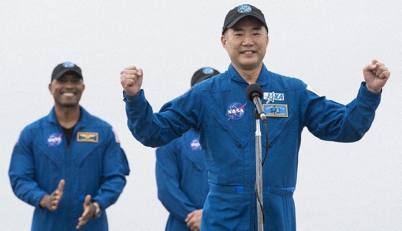 野口さん「扉開ける」 民間宇宙船、あす打ち上げ | 毎日新聞