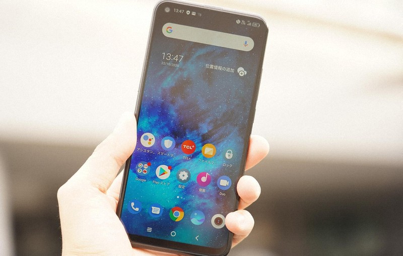 TCLの「TCL 10 5G」。現時点で国内最安の5Gスマホ