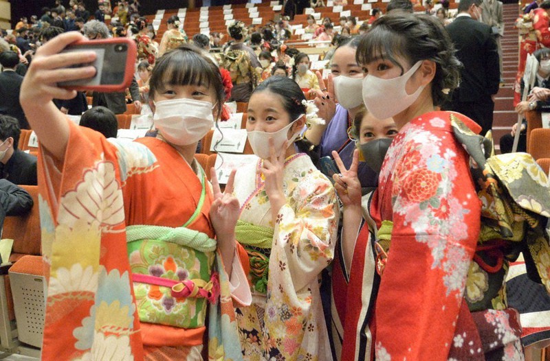 7カ月遅れの成人式 コロナ影響 感染対策の中 加賀 石川 毎日新聞