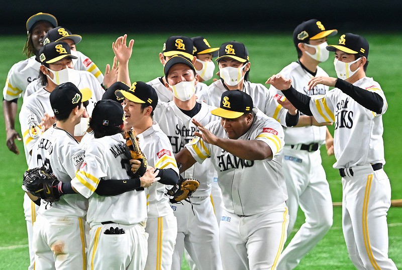 ソフトバンクが日本一 巨人に4連勝し、4年連続11回目 シリーズ最多12