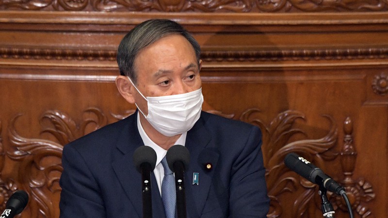 衆院本会議で所信表明演説をする菅義偉首相=国会内で2020年10月26日、竹内幹撮影