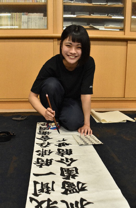 書の甲子園 八幡中央高 輝く 大賞と秀作賞 個人の部 地区の優秀賞 団体の部 福岡 毎日新聞