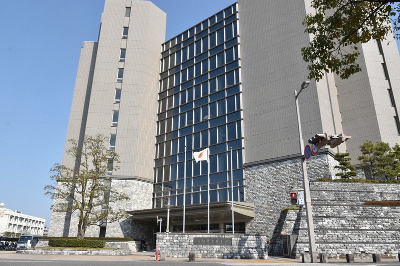高知県警本部=北村栞撮影