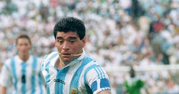 ディエゴ・マラドーナさん死去 60歳 サッカー界の「レジェンド」 [写真