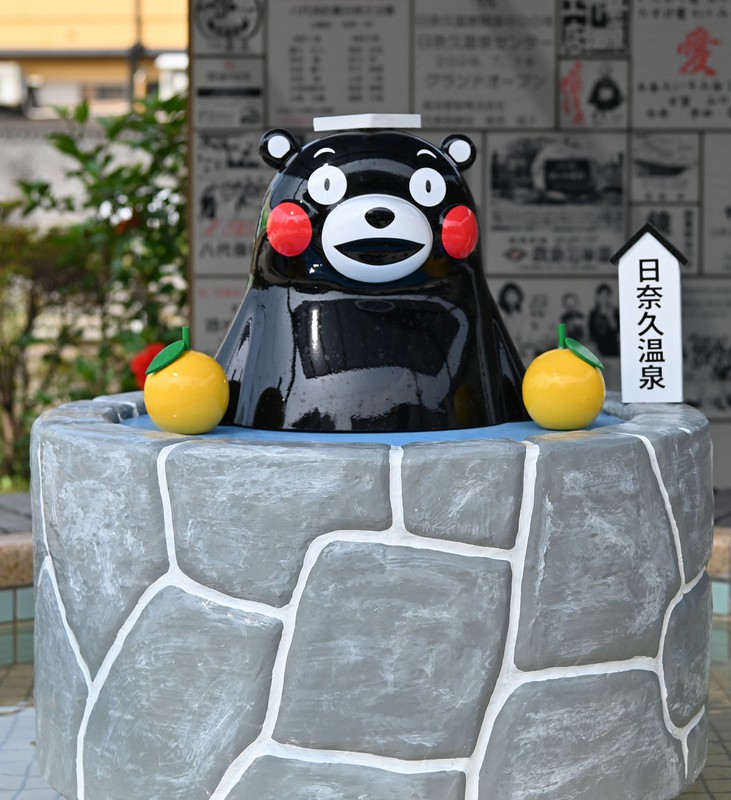 52体のくまモンお出迎え 巡礼のスタンプラリー始まる 熊本・八代 [写真