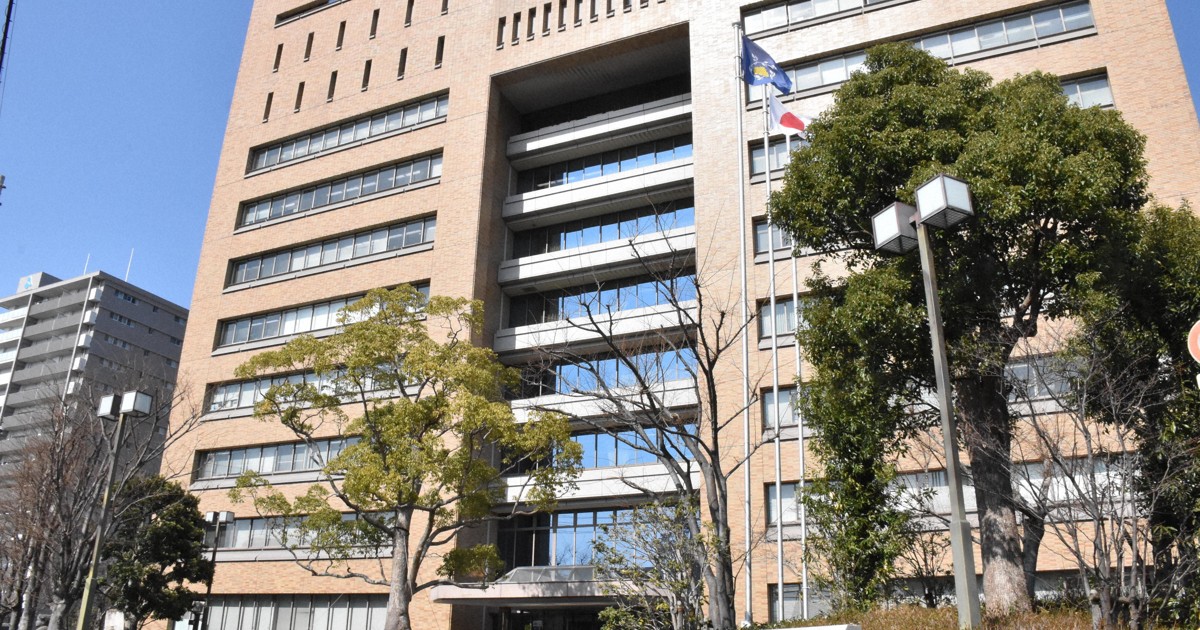 10代少女に1万円渡しわいせつか　容疑で徳島県職員を逮捕