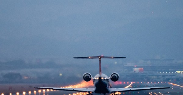 新型コロナ 安心して飛行機に乗りたい 実践 感染症講義 命を救う5分の知識 谷口恭 毎日新聞 医療プレミア