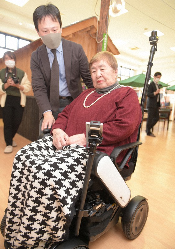 都城の特養ホームにai自動運転車いす スマホに伝え施設内移動 宮崎 毎日新聞