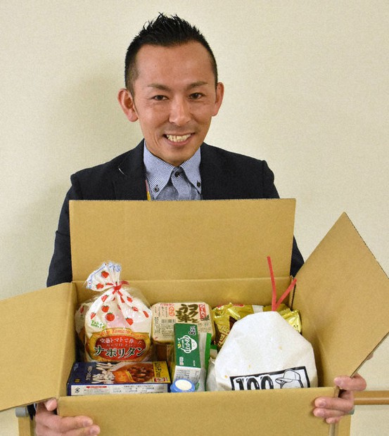 新型コロナウイルスの影響で生活に困っている人たちを支援する「助けたい×助けられたい」助っ人プロジェクトを立ち上げた森本博通さん=徳島市で、松山文音撮影
