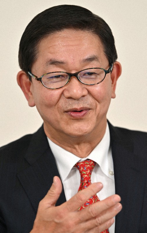 インタビューに答える日東工業の黒野透社長=愛知県長久手市の同社で2020年10月30日、兵藤公治撮影