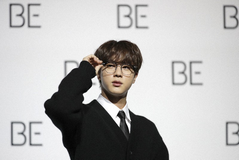 韓国の人気音楽グループ「BTS」のJINさん=ソウルで11月20日、AP