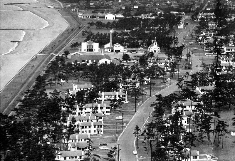 戦後米軍に接収され、駐留軍の住宅地になった浜寺公園=1954年11月撮影