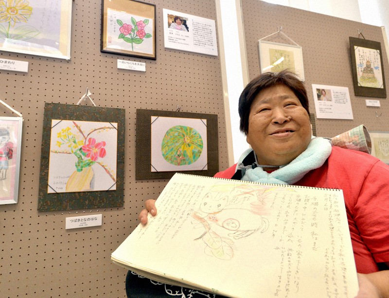 長女はひつぎにうどんを二つ 原爆小頭症の吉本さん逝く 孤独と痛みに耐えた74年 毎日新聞