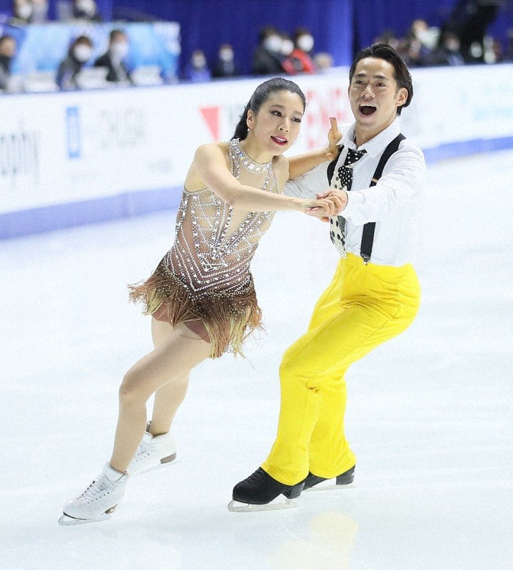アイスダンスRDで演技する村元哉中・高橋大輔組=2020年11月27日、代表撮影