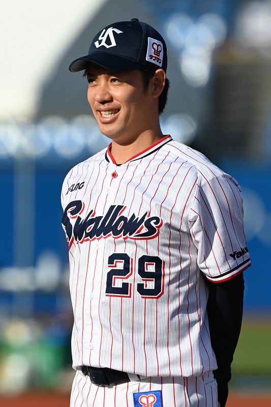 プロ野球 ヤクルトファン感謝デー 奥川投手の女装姿も 写真特集7 8 毎日新聞