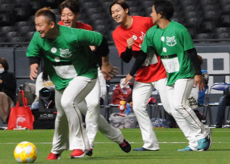 プロ野球 日ハム選手と 楽しめた ファンフェスで交流 北海道 毎日新聞 プロ野球 日ハム選手と 楽しめた ファンフェスで交流 北海道 毎日新聞