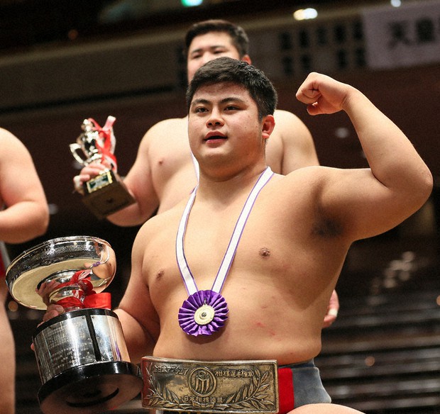 相撲 全日本選手権 日体大１年花田 初ｖ 元久島海以来 ３６年ぶりの快挙 毎日新聞
