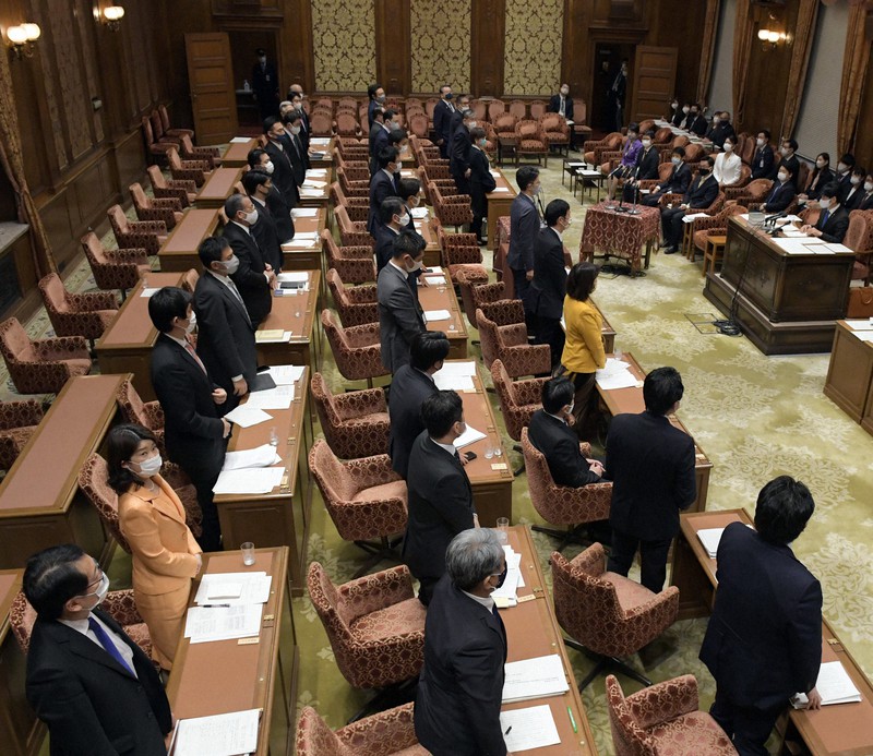 生殖補助医療法案を賛成多数で可決した衆院法務委員会=国会内で2020年12月2日午後3時40分、竹内幹撮影