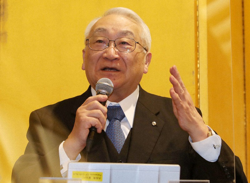 毎日21世紀フォーラムで講演する大阪府医師会の茂松茂人会長=大阪市天王寺区で、菱田諭士撮影