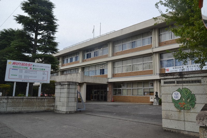 「自由・自主・自立」の校風で知られる足利女子高。今年、創立111周年を迎えた=栃木県足利市有楽町で2020年9月15日、太田穣撮影