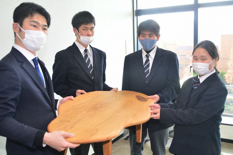巣ごもり テーブルでだんらんを 三原特別支援学校の７人製作 市の形をデザイン 広島 毎日新聞