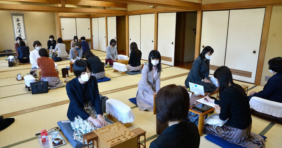 白玲 初代女流棋士 １決定戦 対局離れた素顔に迫る ｂｓフジが新番組 毎日新聞