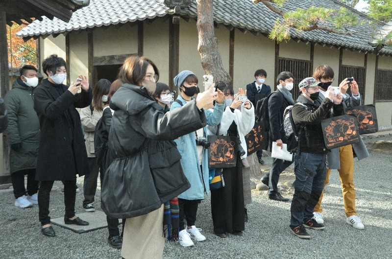 インスタグラマー 映えるこつを伝授 松代で美術専門学校生に 長野 毎日新聞