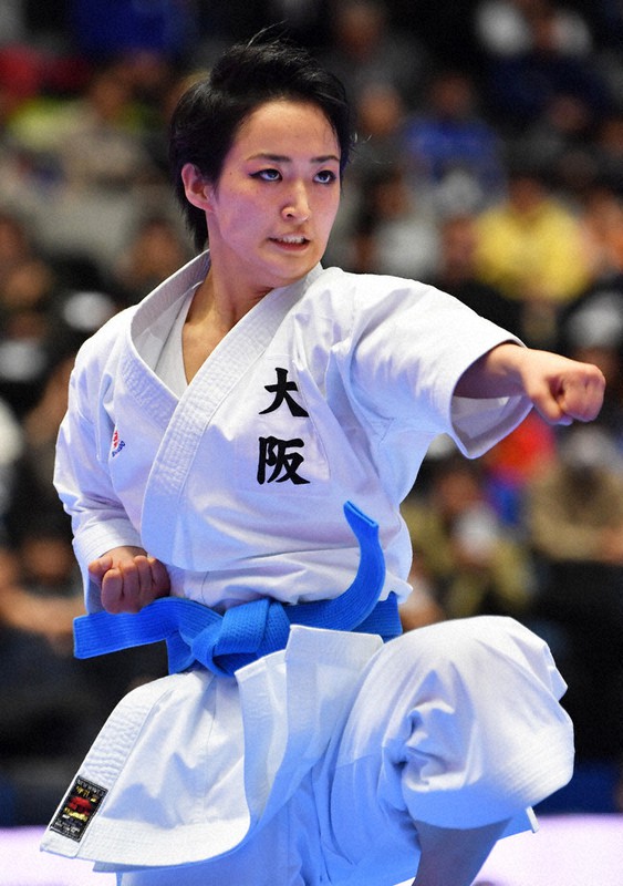 昨年の全日本選手権女子形で演武する清水希容=高崎アリーナで、大西岳彦撮影