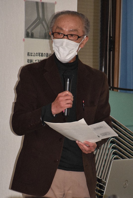講演する和歌山大名誉教授の大泉英次・共同代表=和歌山市紀三井寺の市南コミュニティセンターで2020年12月12日午後1時58分、木原真希撮影
