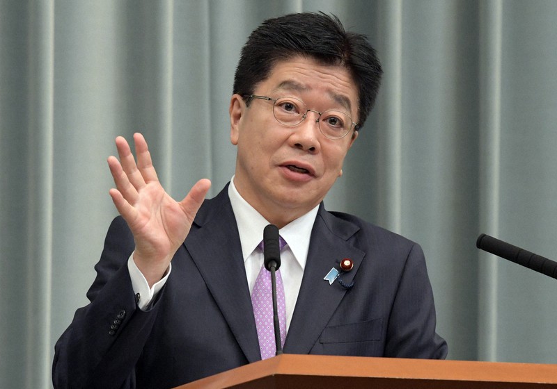 記者会見する加藤勝信官房長官=首相官邸で2020年12月15日午前11時41分、竹内幹撮影